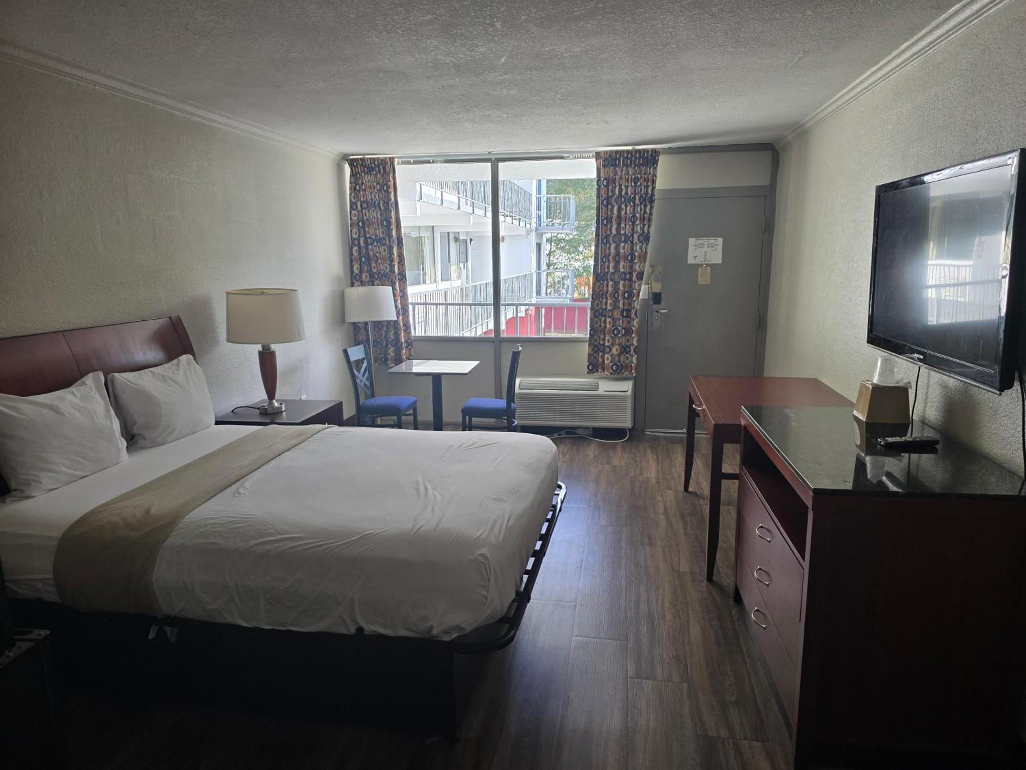 Days Inn By Wyndham Raleigh South Esterno foto