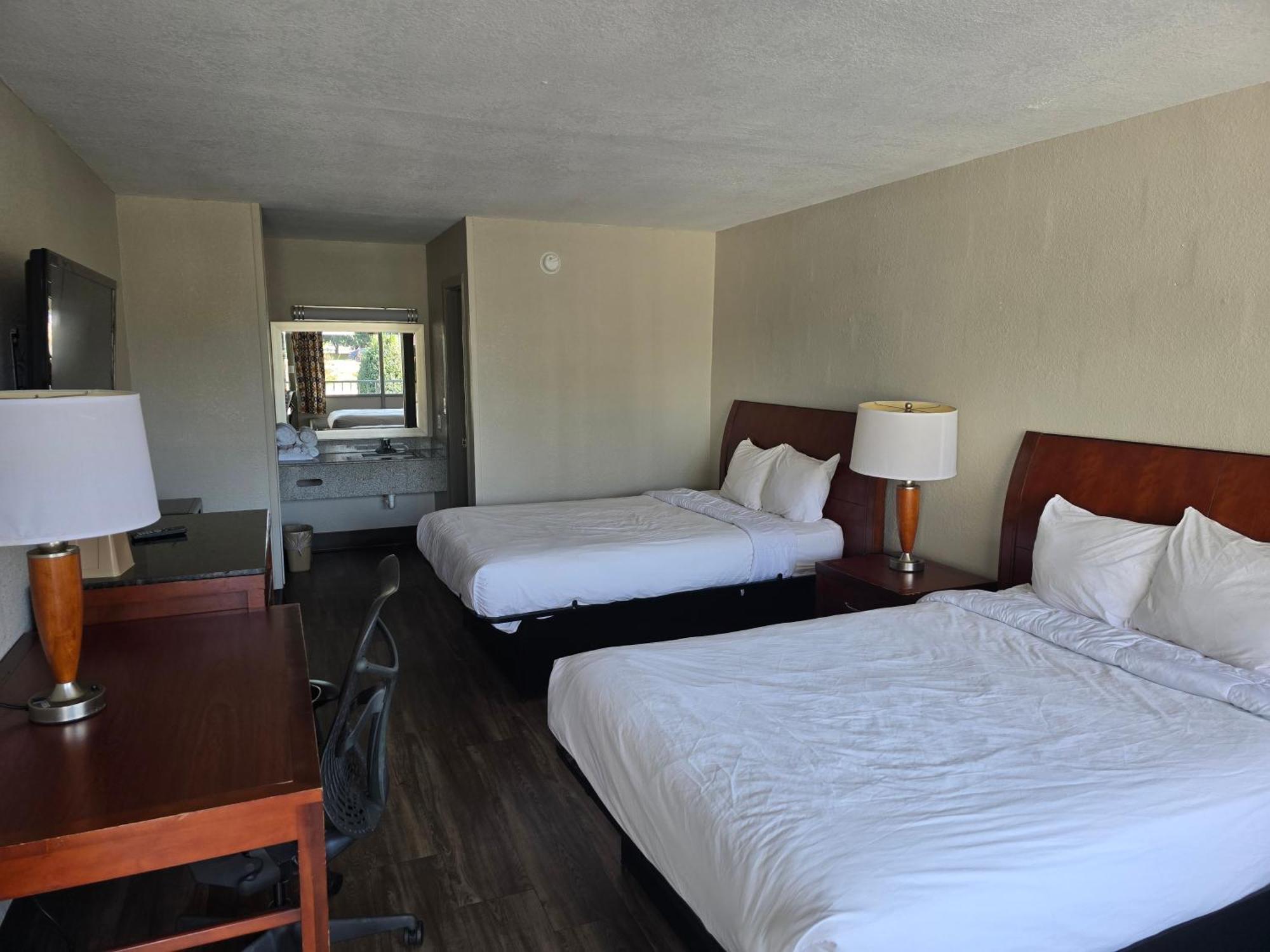 Days Inn By Wyndham Raleigh South Esterno foto