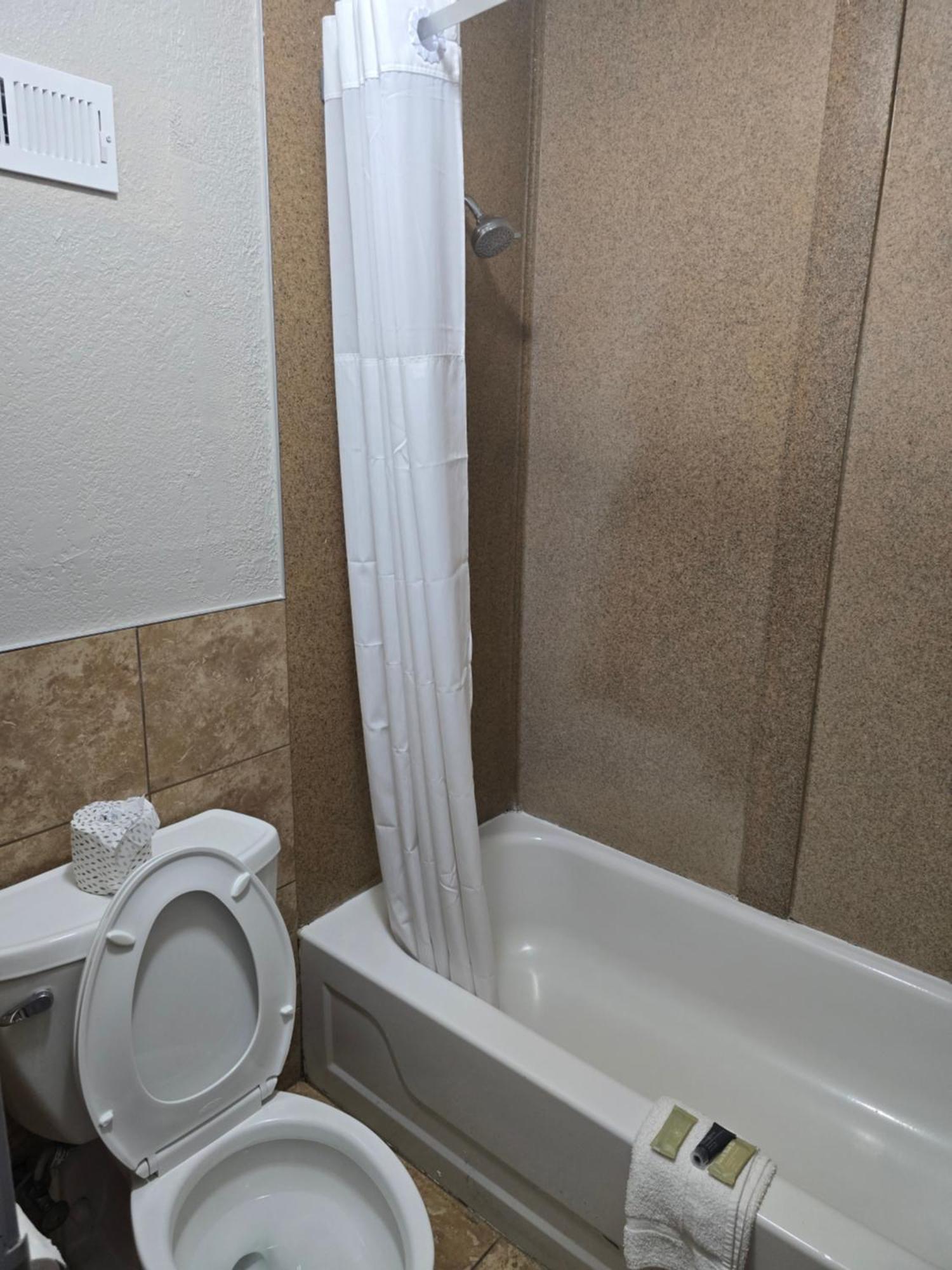 Days Inn By Wyndham Raleigh South Esterno foto